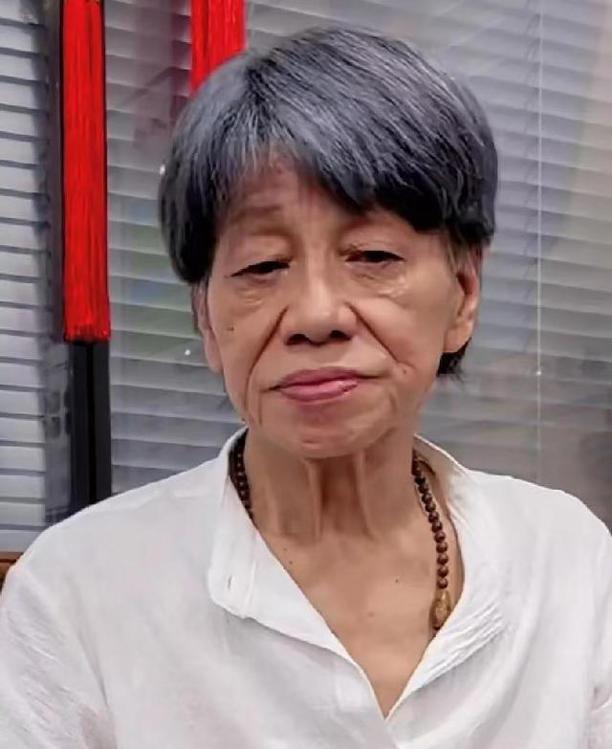 梁小龙被曝离世仅1天，恶心的一幕还是发生	，徒弟怒斥吃相太难看