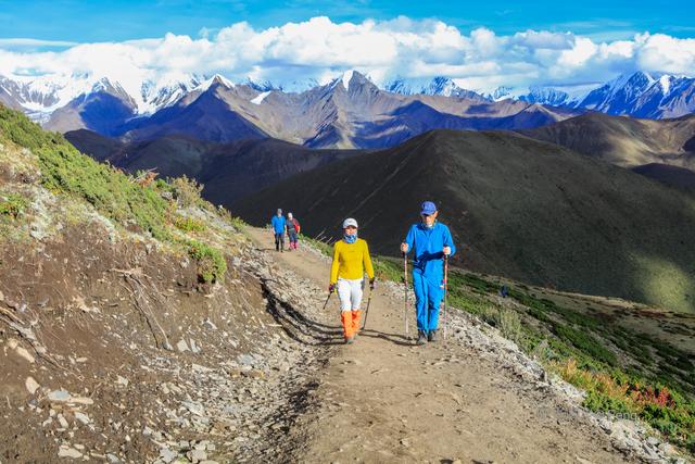 贡嘎大环线：在雪山的凝视下，与艰辛同行之冷嘎措（原创）