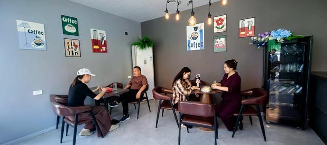 铜梁二坪：老虎口景区精油研学示范园“五一”迎客