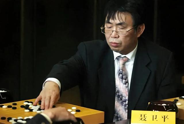 棋圣远行	，在无常棋局中奏响生命挽歌