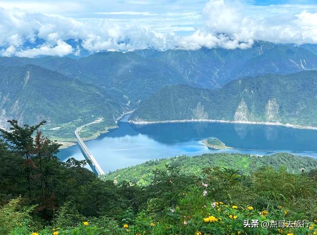 成都都江堰钻石徒步线路，都不要门票，360度观景台，让人惊叹！