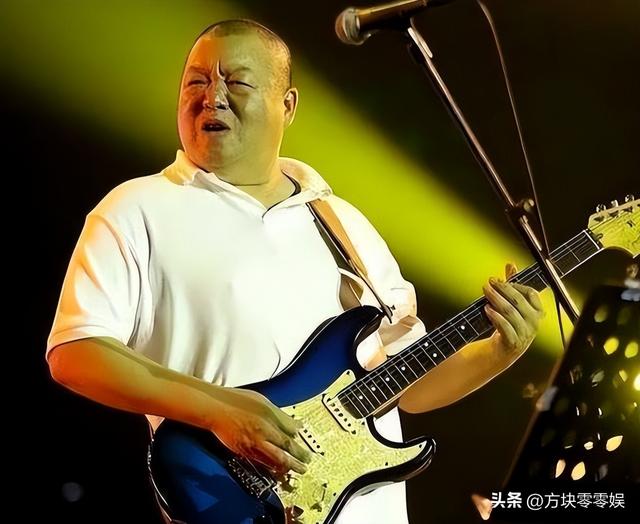 她连上5次春晚	，私下却和恩师同居怀孕被骗流产，今57岁依然单身