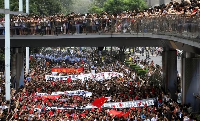 日媒通告全球：如果中日开战，中国人会抢着当先锋，引发高度关注