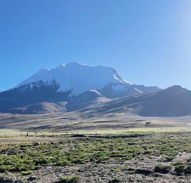 在蔡国强“升龙”的雪山脚下，我和当地人一起捡垃圾