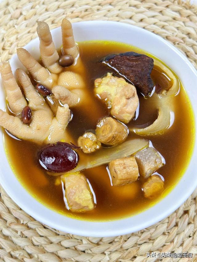 桃胶雪燕花胶炖牛奶 2026年花胶桃胶雪燕炖牛奶的功效 桃胶雪燕花胶炖牛奶 2026年花胶桃胶雪燕炖牛奶的功效