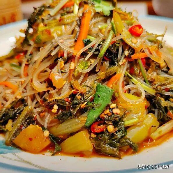 自在嵩明丨一站式遛娃、美食、运动！银杏广场的夜太会玩