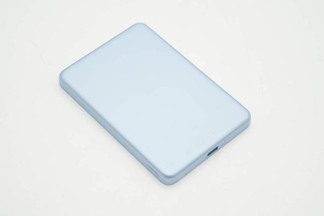 薄至8.7mm，轻松放进口袋，小米22.5W 5000mAh磁吸超薄充电宝拆解