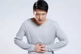 2017年北京一男子肺癌中期,每天生吃大蒜抗癌,半年后身体怎么样了图片