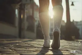 静脉曲张袜真的有效吗？有这些疾病的患者不能穿！图片