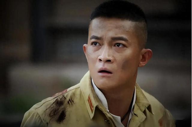 明明演技一般，却被捧成“老戏骨”，这八位演员终于现出原型了？