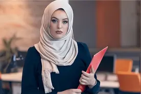 当中国女性踏入沙特职场：穿长袍，也会遭到性骚扰图片