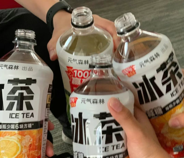 花30块就能当富二代？工厂游火了，中产的周末被穷鬼迪士尼承包了