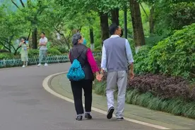 人老后，三亲不走，三钱不花，三地不去，这是老祖宗的经验之谈！图片