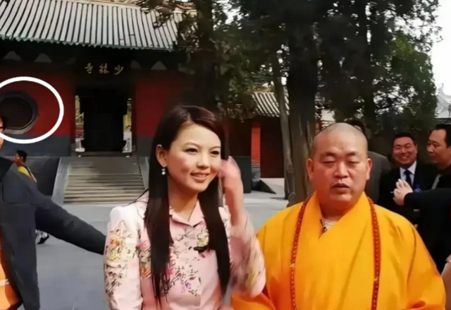 释永信刚被查，令人担心的事就发生了，著名央视主持人受到了牵连