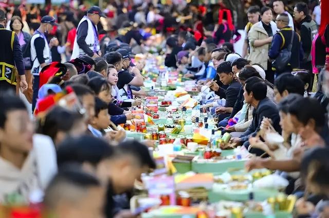 州 庆 ，去 绿 春 过 节 ！