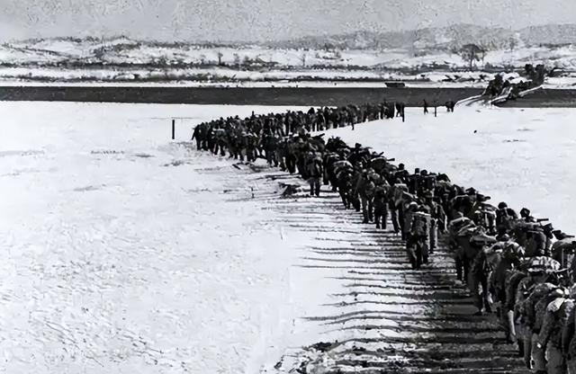 新仇旧恨一起算！日本右翼疯狂扩军，中国一招“钝刀割肉”太解气