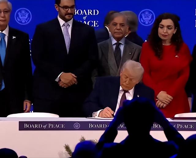 “和平委员会”名单公布，19国已签署	，让中方意外的是巴铁和普京