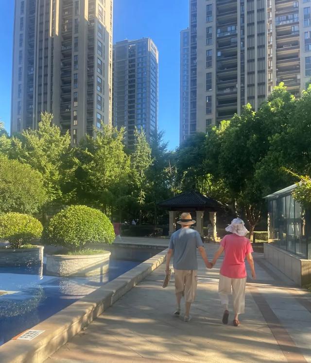 两性关系:60岁阿姨的大实话，男人过了65岁，只剩下一个“用处”
