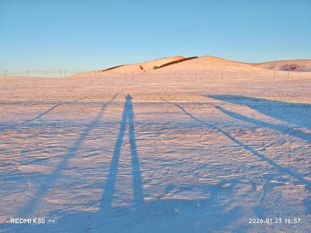 游览乌兰布统影视外景基地