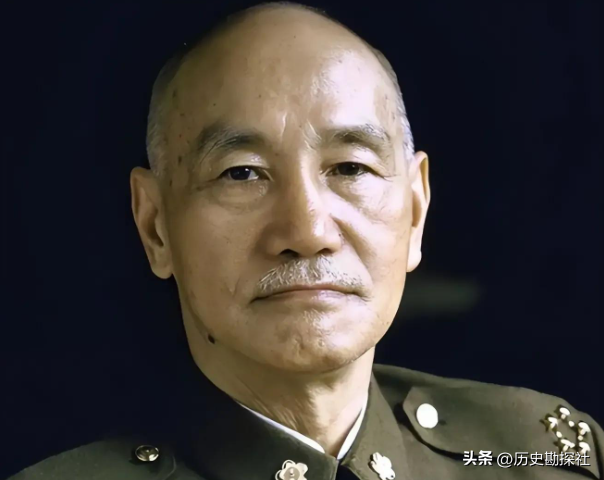 这就是蒋介石父母的真实样貌，其父外号“埠头黄鳝”，罕见老照片