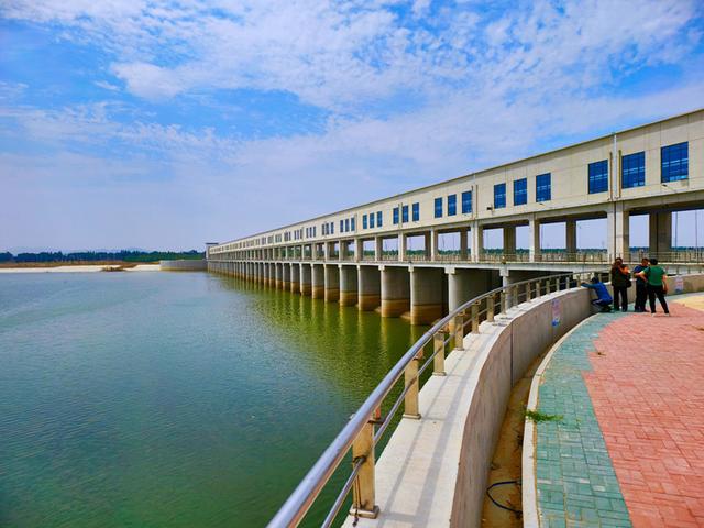 泰汶新貌｜山东泰安肥城市：大汶河砖舍拦河坝风光