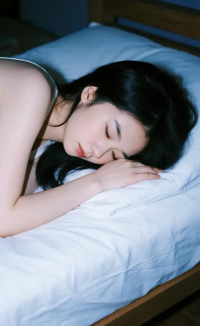 深夜失眠的人都在想些什么？20句伤感晚安说说，替你说出心里的话