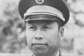 铁汉柔情：师长说，战士在前方流的是血，不是水图片