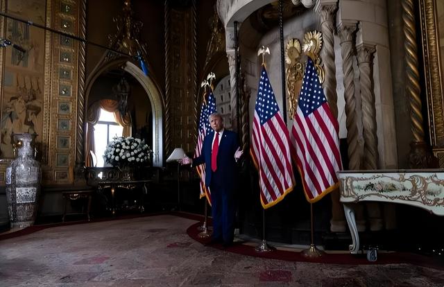 特朗普态度转变，承认因征收关税，美国消费者买了价格更高的商品