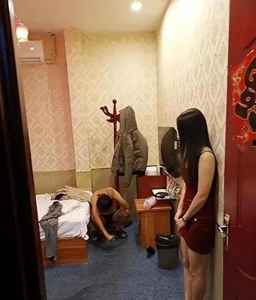 湖南邵东大酒店“捉迷藏”警方网红抓捕现场曝光！朋友圈发暗号。
