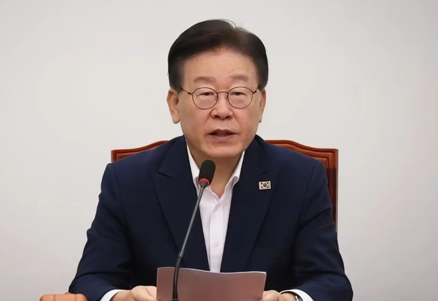 高市安排妥了	，李在明在日本吃晚宴，饭还没下肚，中方先回了14字