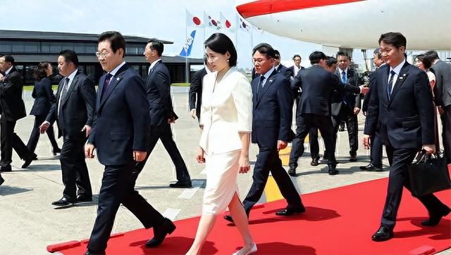 李在明没让中方失望，赶在飞机降落美国前，对特朗普泼了一盆冷水