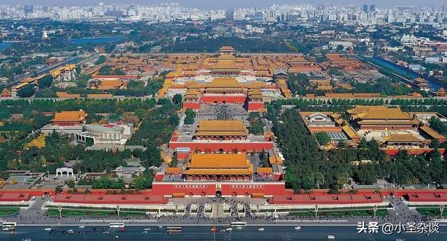北京设有正厅级的天安门地区管委会，负责牵头天安门地区管理工作