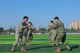 从绿色军营到樱花赛道！“戎耀青春”志愿服务队为扬马保驾护航图片