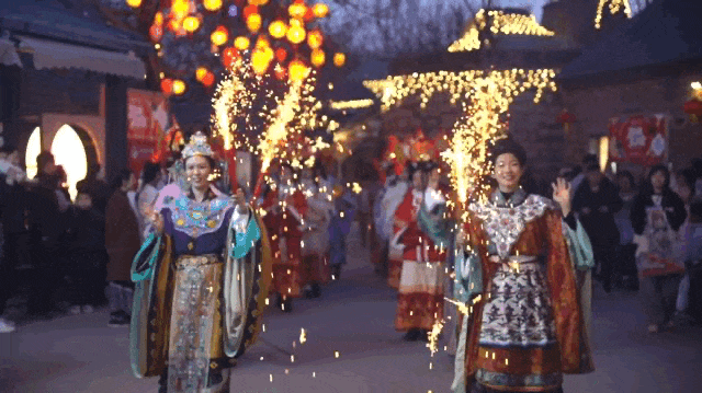 央视刷屏、“马”力全开！2026春节假期，淄博火爆出圈→