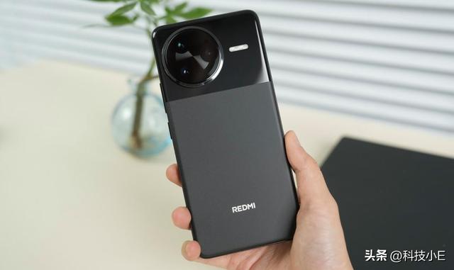 手机不用买太贵，双11销量“一马当先”的3款国产机，几乎没差评