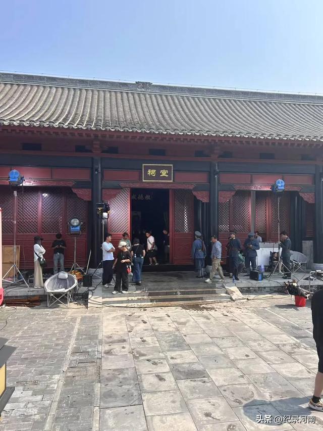 聚焦于旅游领域，会发现，菏泽在诸多层面着实难以与商丘相媲美
