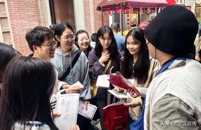 非遗打铁花点亮夜空，周礼乐舞穿越千年——陈仓老街双节文旅活动人气火爆