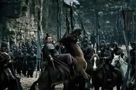 诸葛亮出使东吴，为何能说服孙权联合抗曹？扒一扒诸葛亮舌战群儒图片