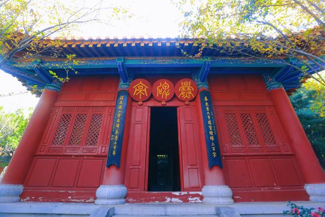 曲靖爨文化博物馆，馆中藏着两块千年碑刻，感受古滇文化的魅力