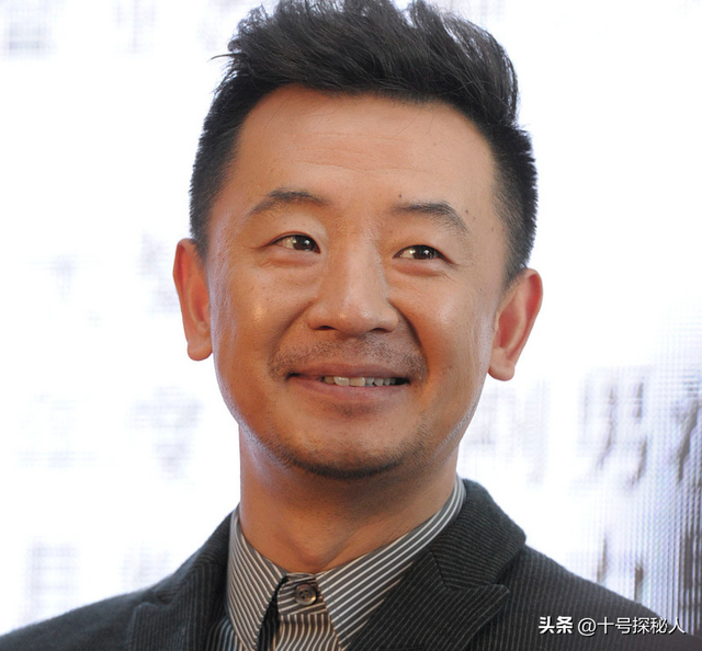 嫁给落魄时的黄海波，任劳任怨养夫多年，曲栅栅现终于苦尽甘来