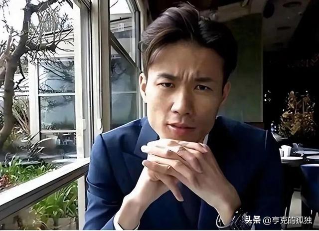 5年前，靠倒卖口罩一年赚60亿元，住5万一夜酒店的他，如今咋样了