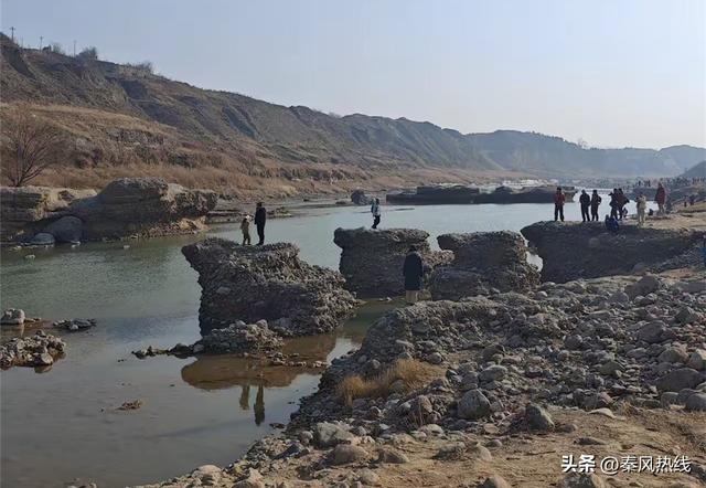 礼泉县湾里村:千年河道惊现奇特景观 一朝爆火引来亿级流量