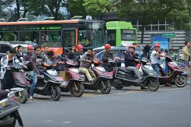 买电动车，48、60、72V电池有什么区别？一旦买错，不能上路图片