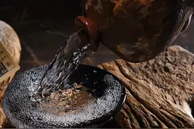 倒酒8分满？内行人提醒：搞清楚了，不然真会闹笑话！图片