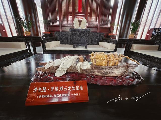 广东云浮“最豪横”酒店：价值近亿龙椅放大堂，客人可以随便坐？