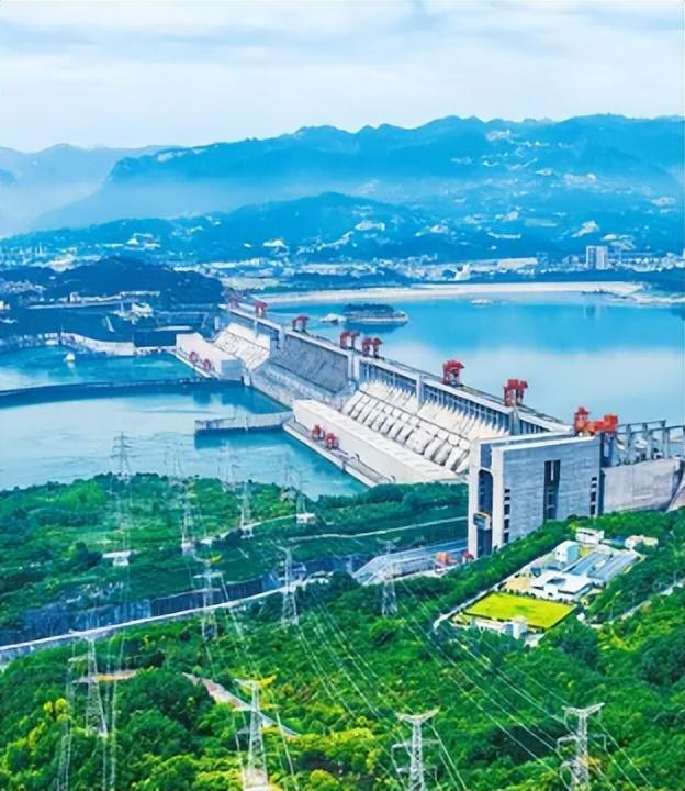 三峡大坝还能撑多久？美国专家分析后，得出的结论竟让人难以置信