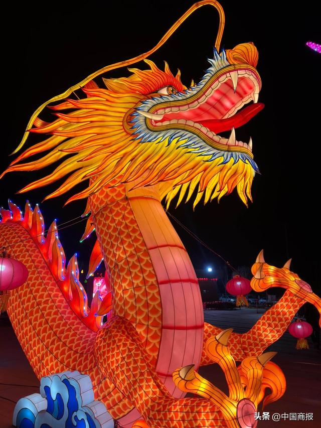 震撼全城！鄂尔多斯植物园中秋国庆巨献：非遗灯会×电音狂欢×国潮演艺×威海海鲜，一键解锁超嗨假期！