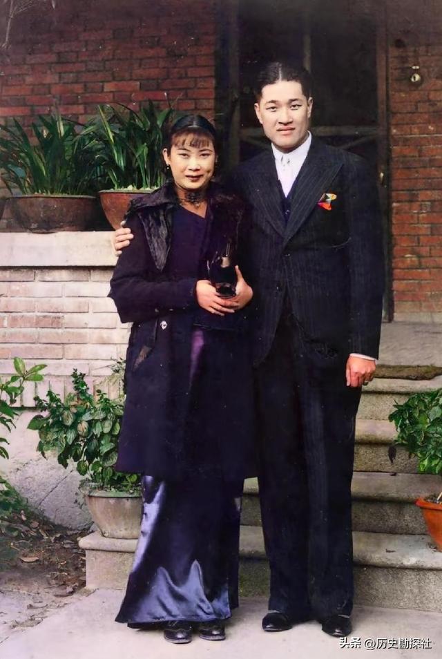 戴笠与胡蝶的真实影像，胡蝶一颦一笑妩媚动人，戴不怒自威