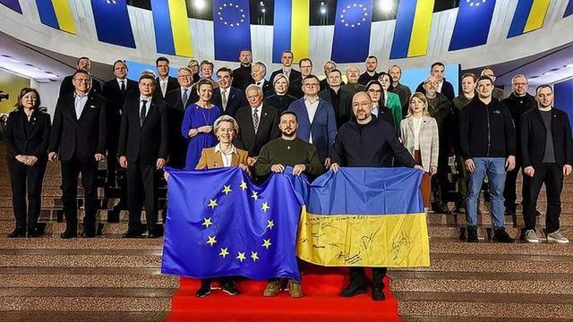 放弃入约换援助？泽连斯基柏林之行，暴露乌克兰真实处境！