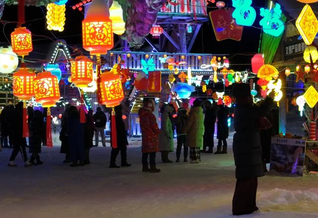 诚邀共赴跨年迎新之旅!银装素裹间,开启祈福狂欢的魔法庆典